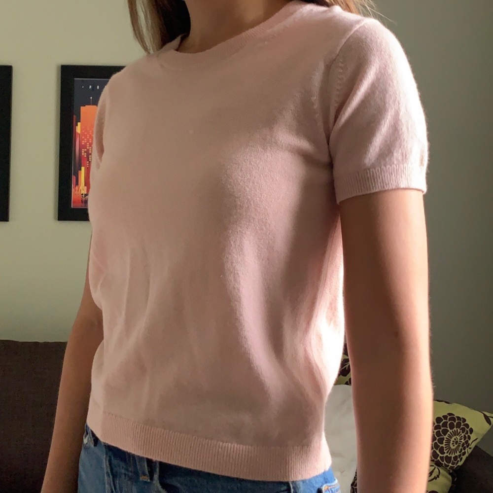 Everlane baby pink cashmere sweater-shirt.